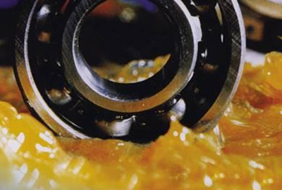 潤(rùn)滑脂是由以下幾個(gè)部分組成的